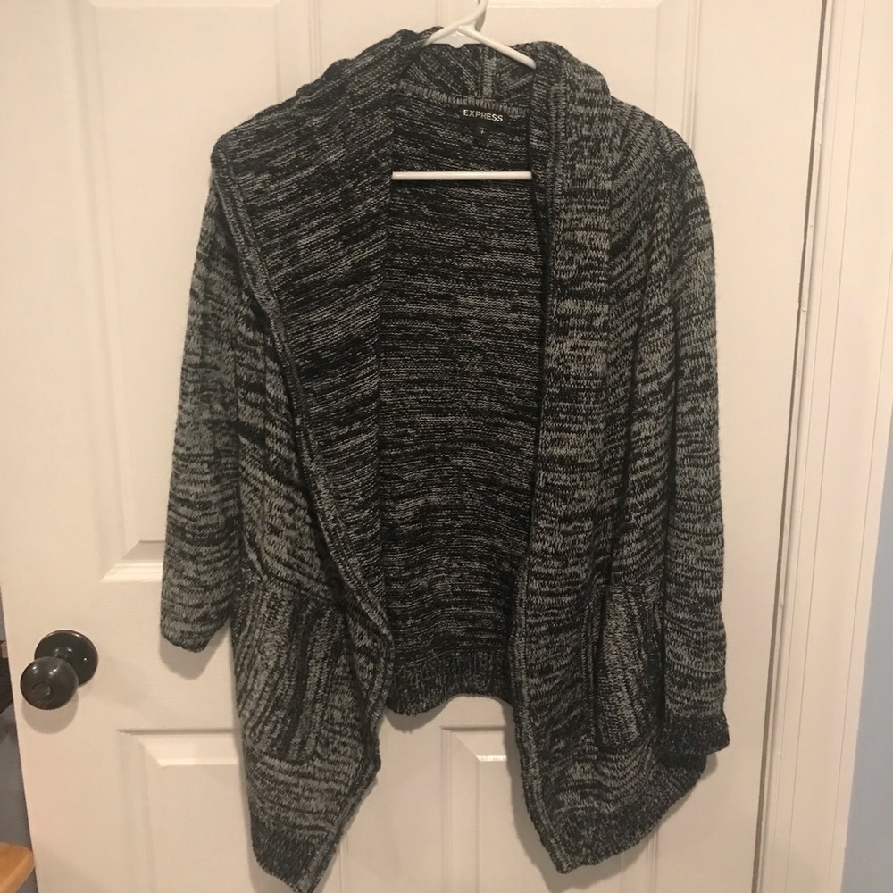 Sweater cardigan with hood black and white